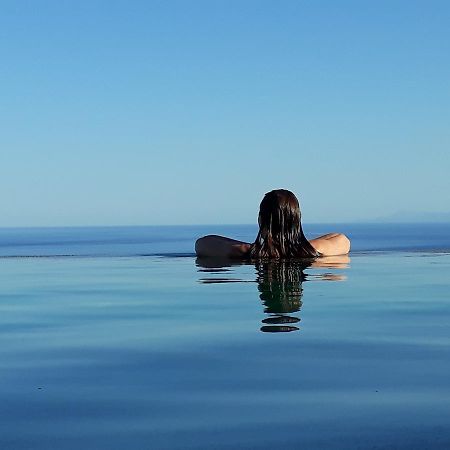 The Infinity 180 Luxury Suites Milia Exteriör bild